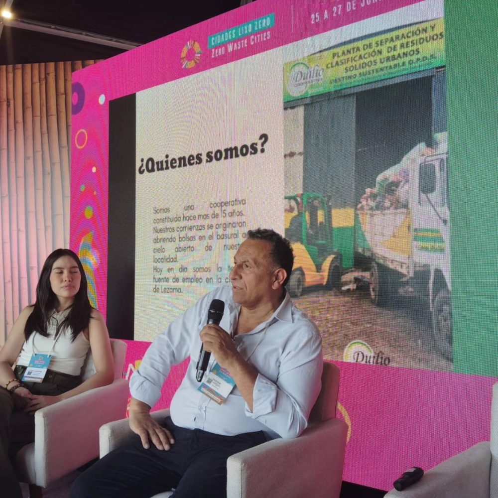 Kike Rojas, premiado por su labor en el proyecto Basura Cero