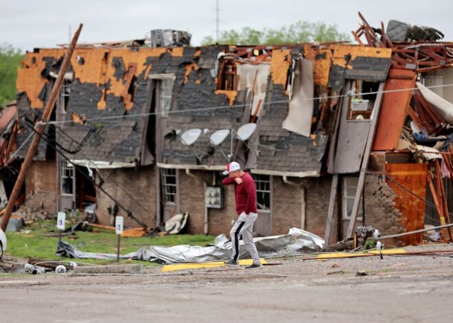 DEVASTACIÓN Y AL MENOS TRES MUERTOS EN OKLAHOMA POR UNA SEGUIDILLA DE FEROCES TORNADOS