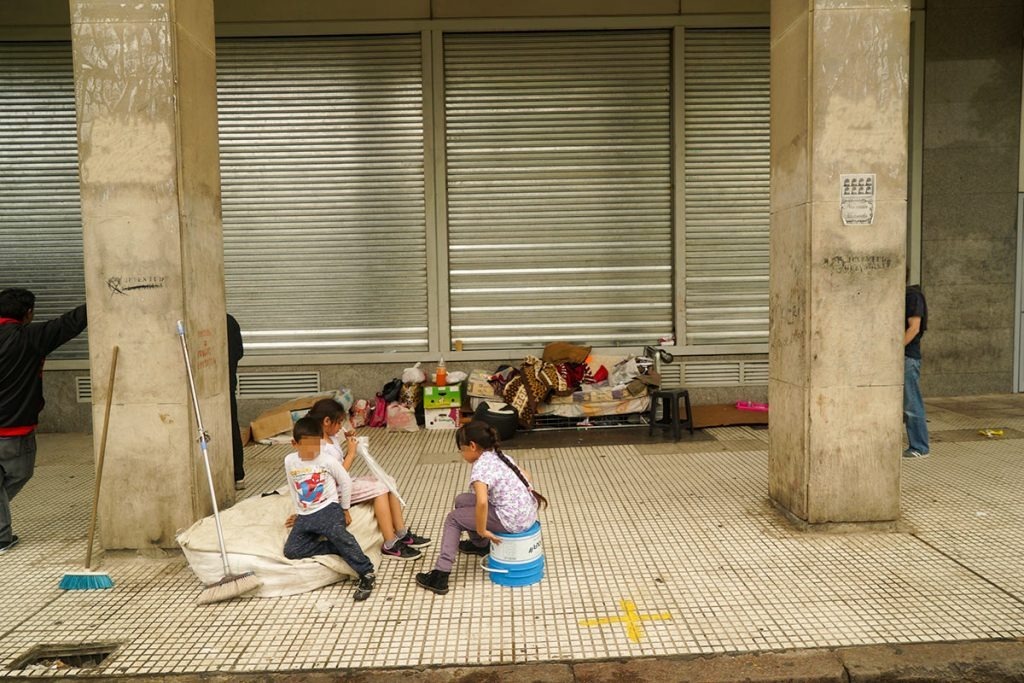 Unicef advierte que en Argentina “cada día, un millón de niñas y niños se van a la cama sin cenar”